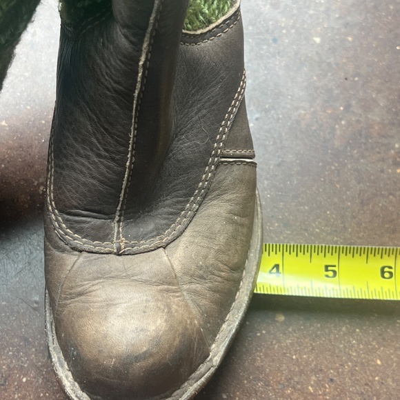 Leather ankle boots with a green knit shaft - Picture 8 of 9